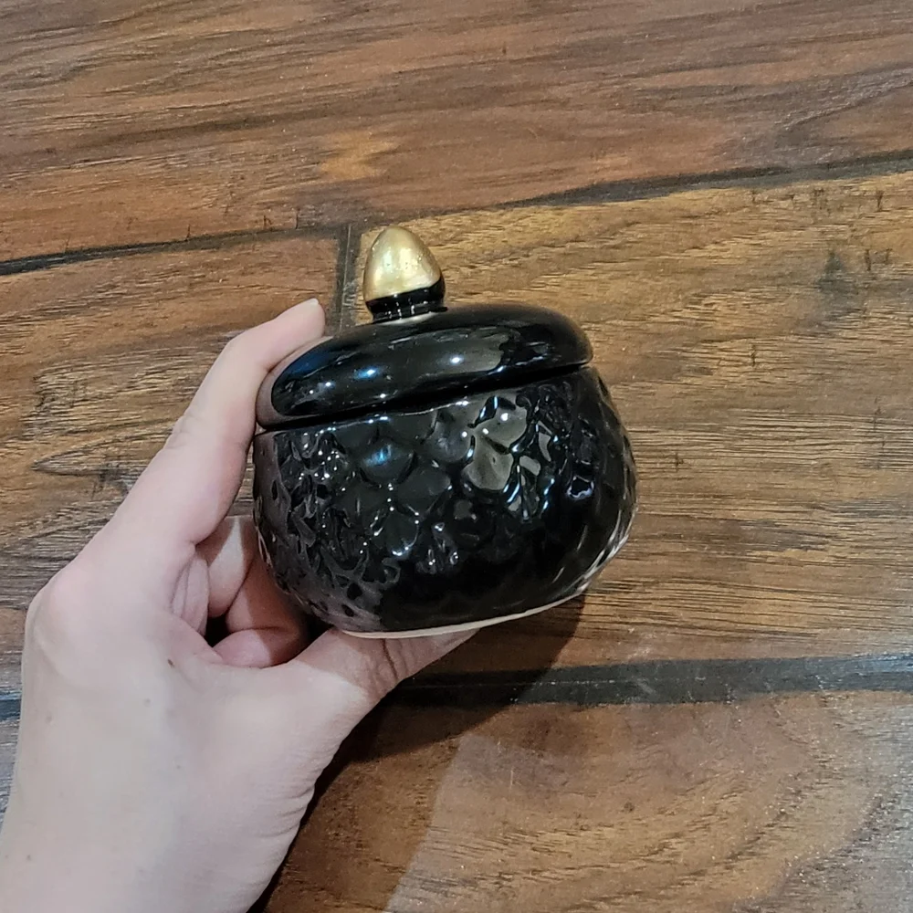 Vanity top storage dish